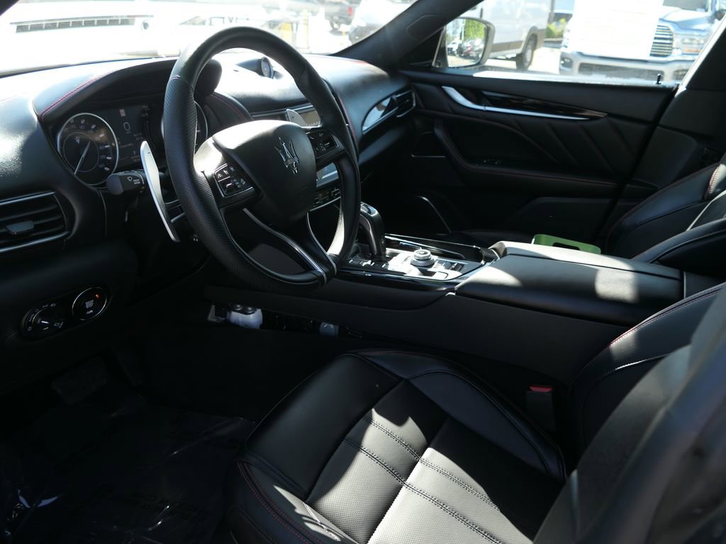 Used 2024 Maserati Levante GT Ultima AWD/4WD image 11