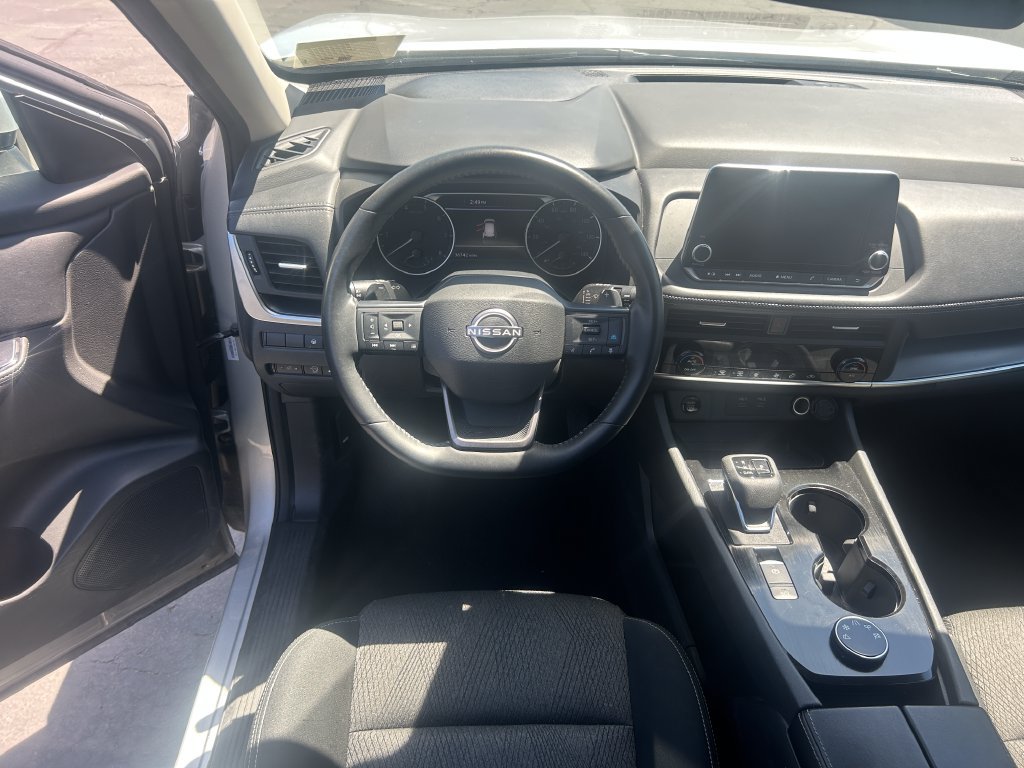 Used 2025 Nissan Rogue SV AWD/4WD image 12
