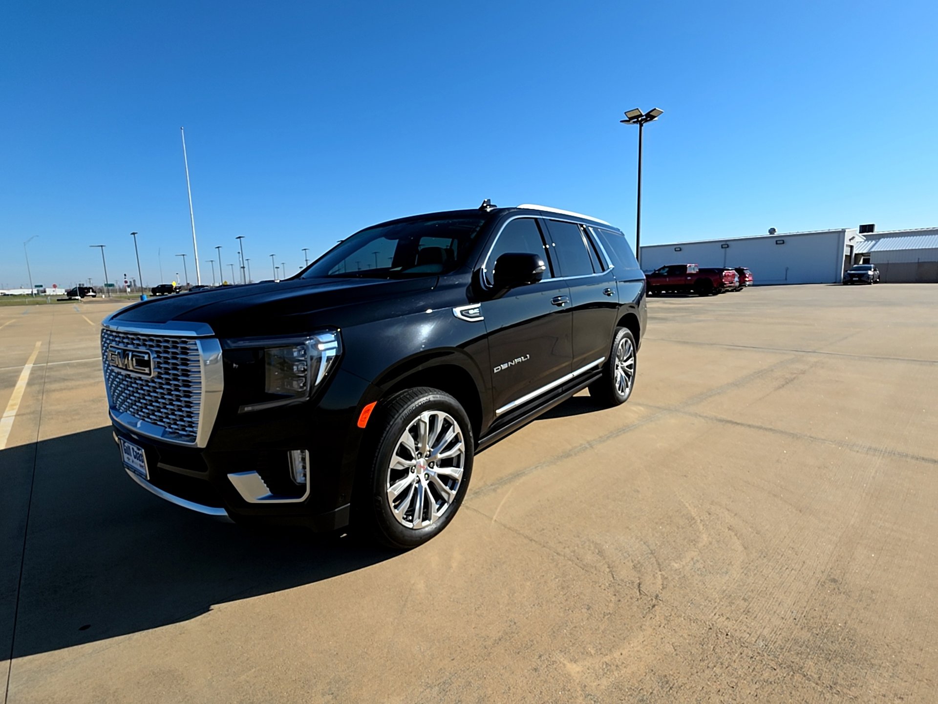 Used 2023 GMC Yukon Denali w/ Denali Reserve Package image 1