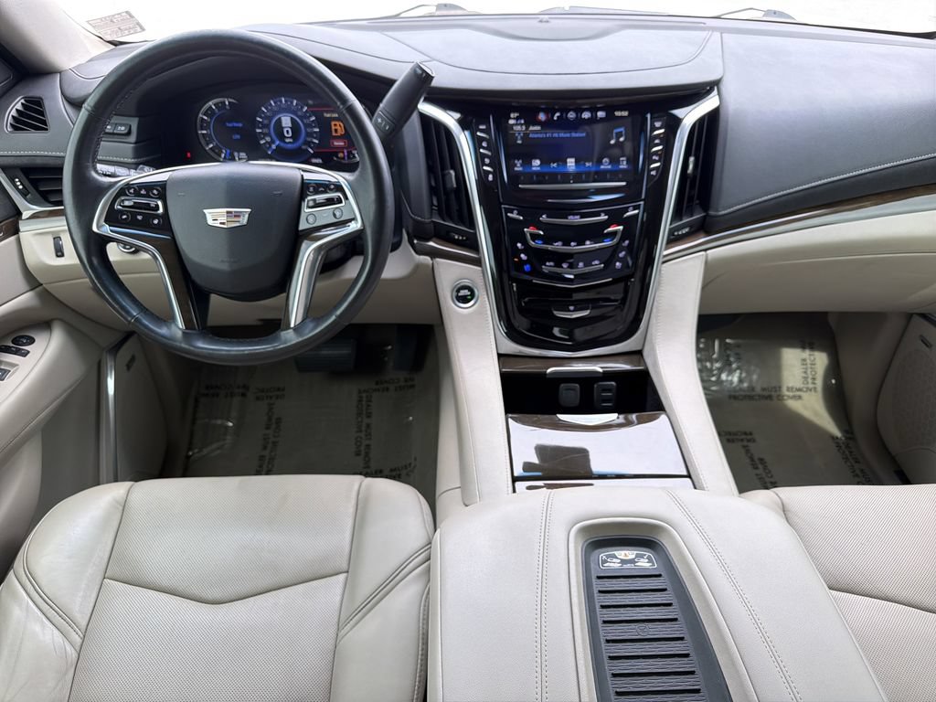 Used 2020 Cadillac Escalade Premium Luxury AWD/4WD image 2