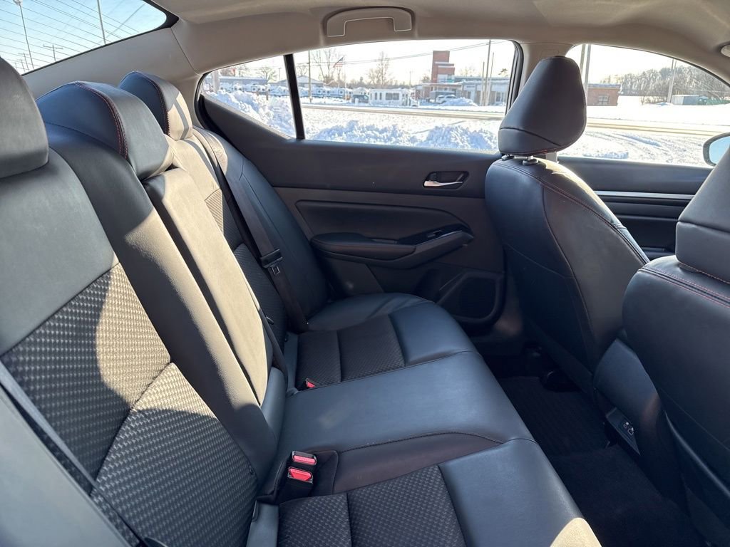 Used 2025 Nissan Altima 2.5 SR image 30
