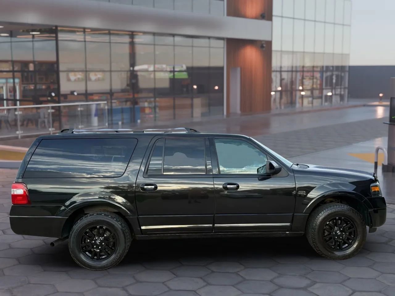 Used 2012 Ford Expedition EL Limited image 6