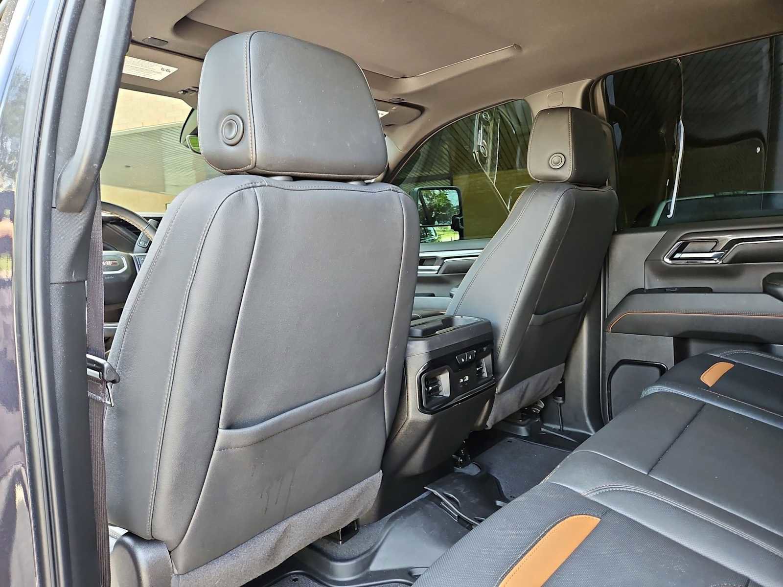 Used 2024 GMC Sierra 2500 AT4 w/ AT4 Premium Plus Package AWD/4WD image 32