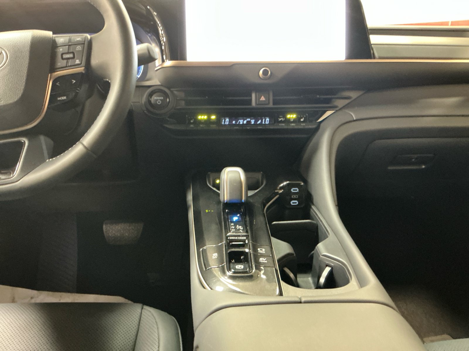 Certified 2026 Toyota Crown Signia AWD/4WD image 20