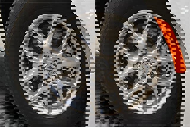 Used 2025 Chrysler Pacifica Select image 14