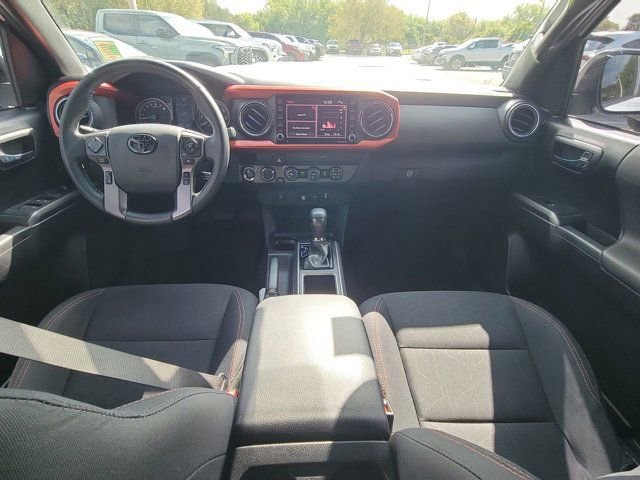 Used 2020 Toyota Tacoma TRD Sport image 2