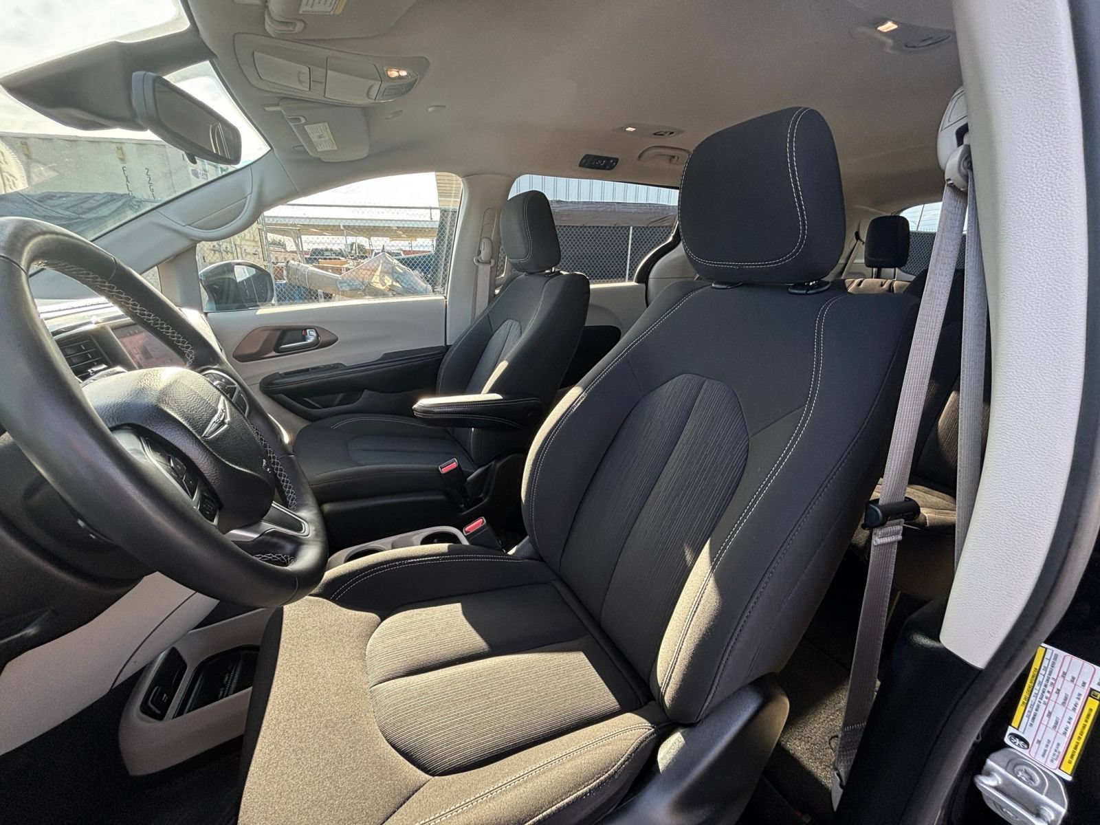 Used 2024 Chrysler Voyager LX FWD image 28