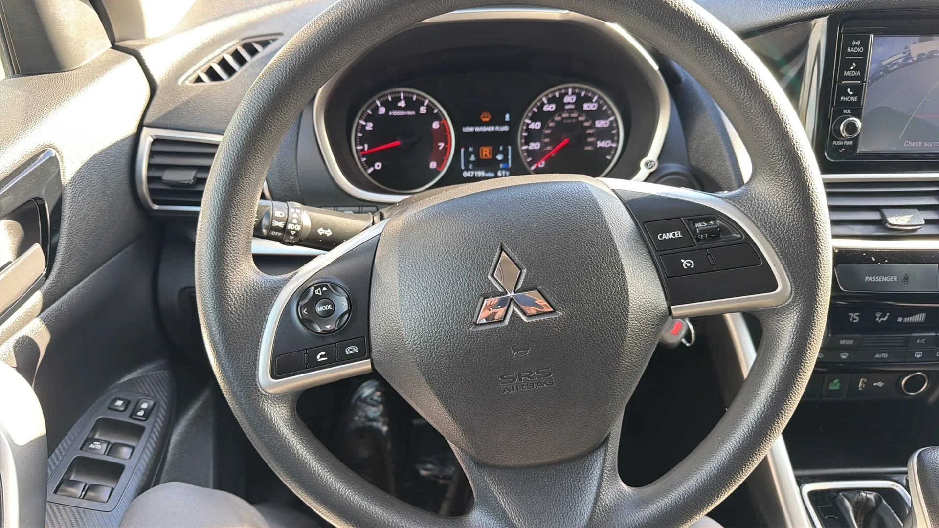 Used 2018 Mitsubishi Eclipse Cross ES FWD image 18