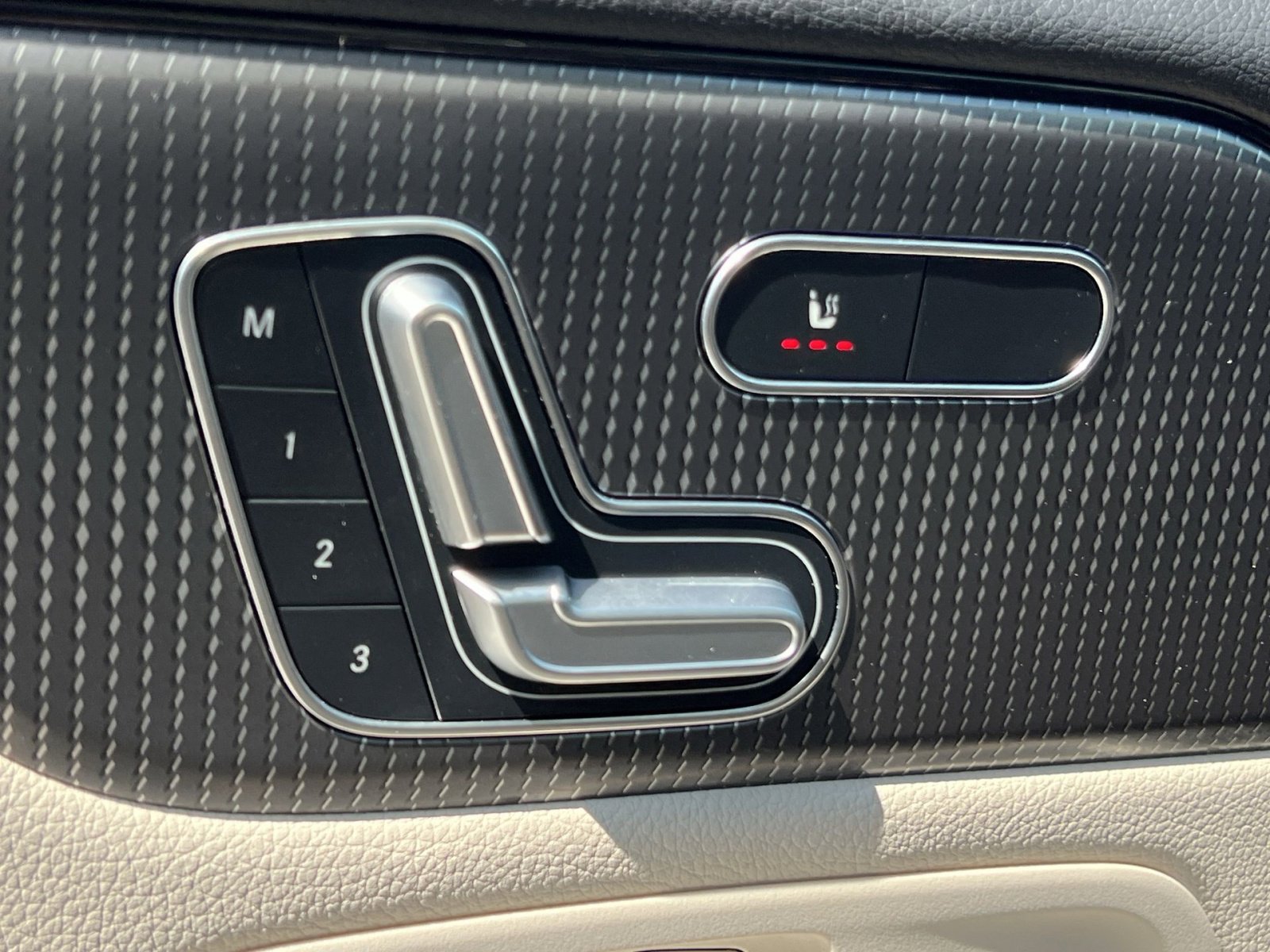 Certified 2021 Mercedes-Benz GLB 250 4MATIC image 35
