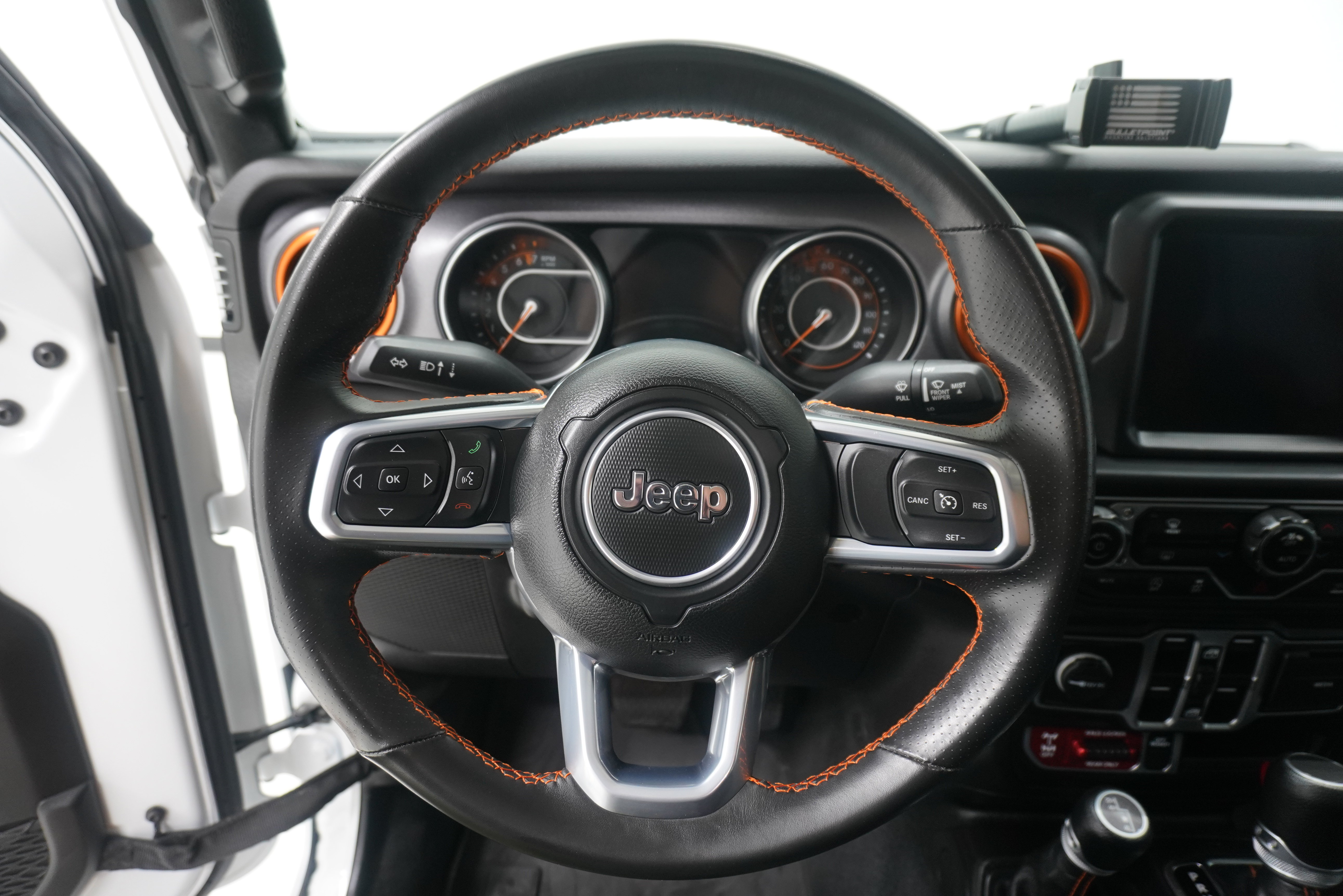 Used 2023 Jeep Gladiator Mojave w/ LED Lighting Group AWD/4WD image 18