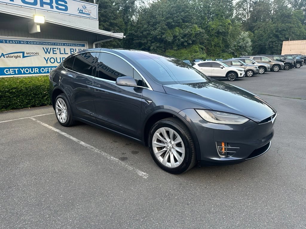 Used 2017 Tesla Model X 75D AWD/4WD image 3