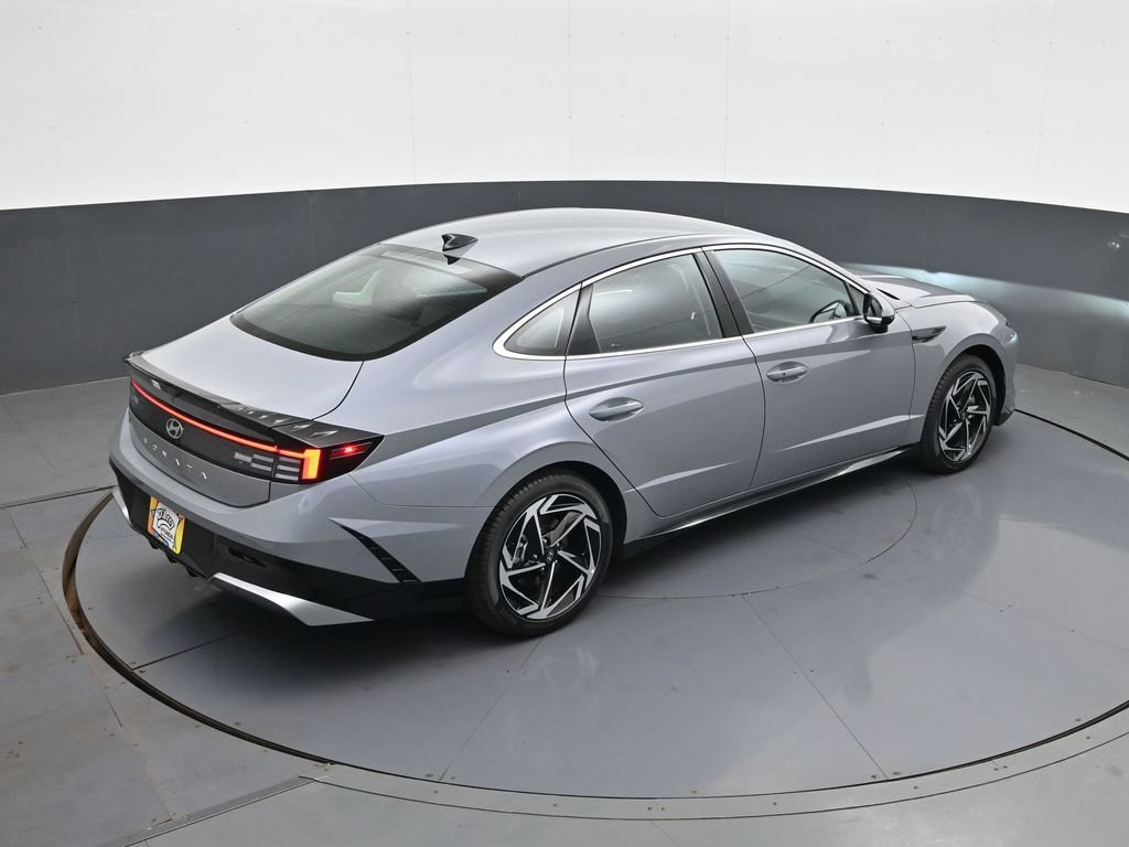 New 2026 Hyundai Sonata SEL FWD image 17