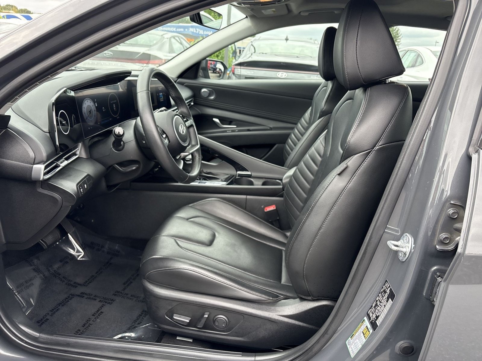 Certified 2025 Hyundai Elantra Limited FWD image 13