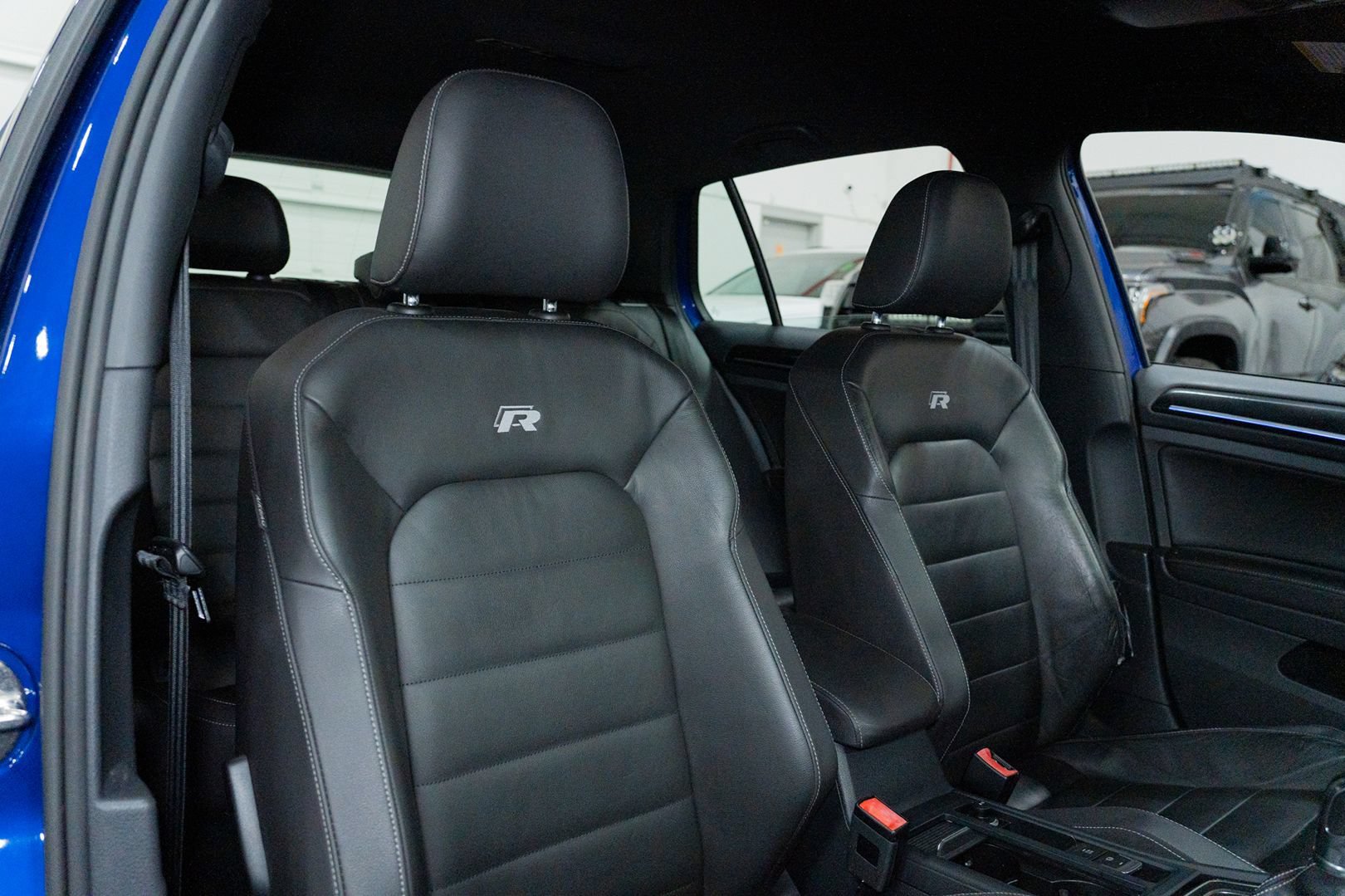 Used 2015 Volkswagen Golf R 4-Door AWD/4WD image 30