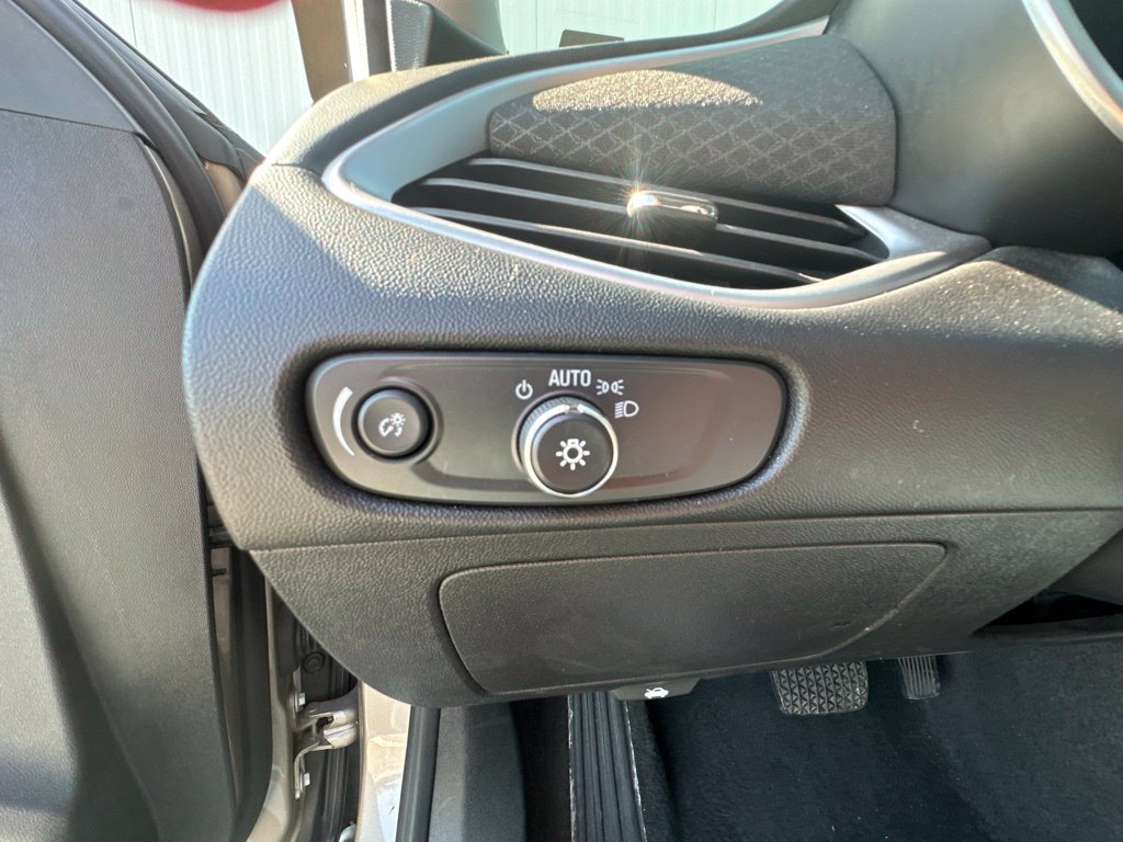 Used 2024 Chevrolet Malibu LT FWD image 31