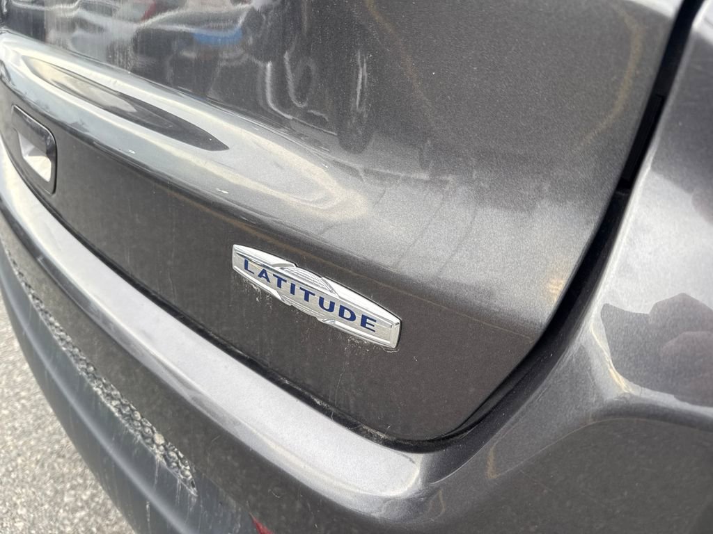 Used 2023 Jeep Compass Latitude image 10