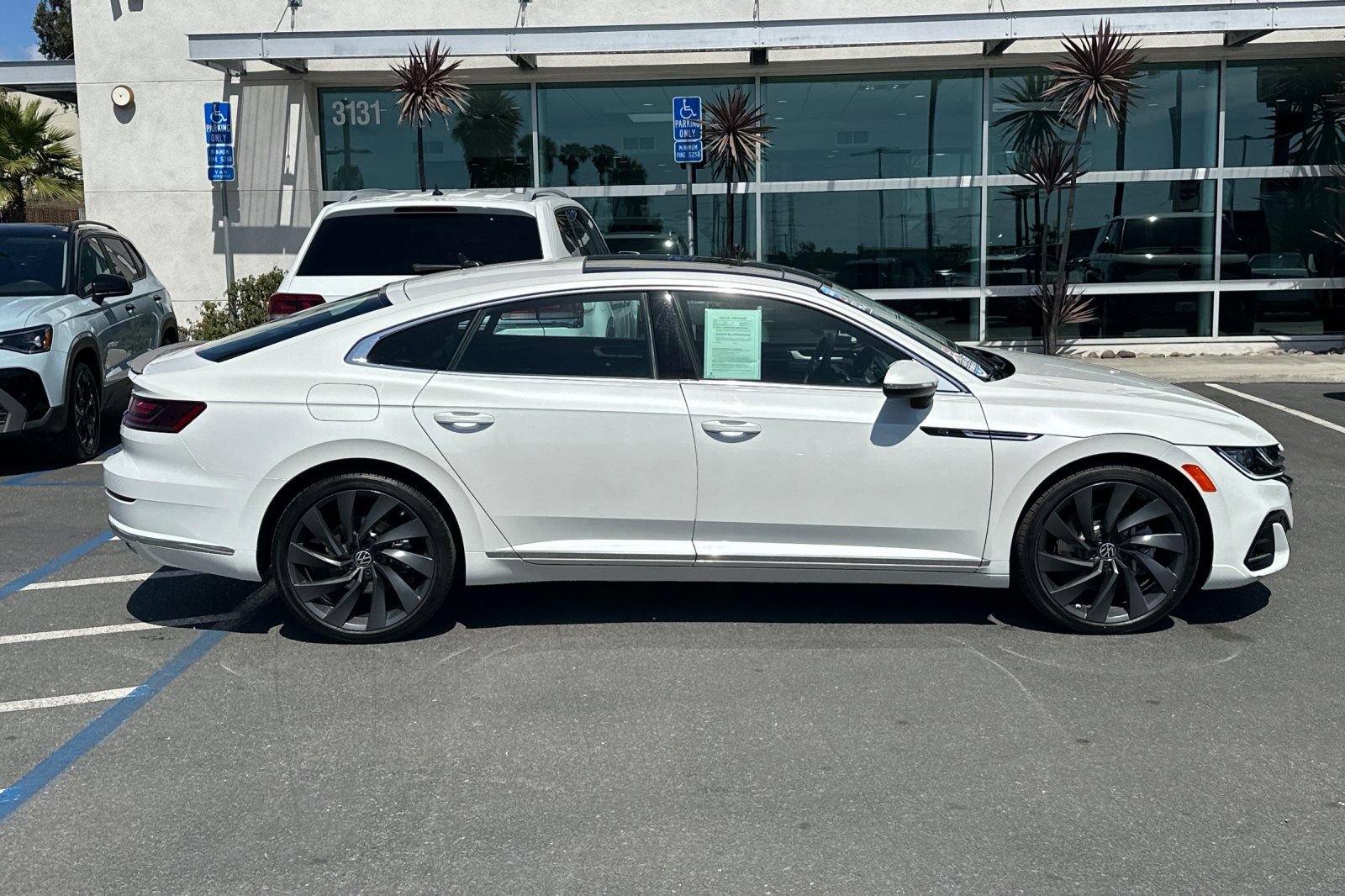 Used 2023 Volkswagen Arteon SEL AWD/4WD image 3