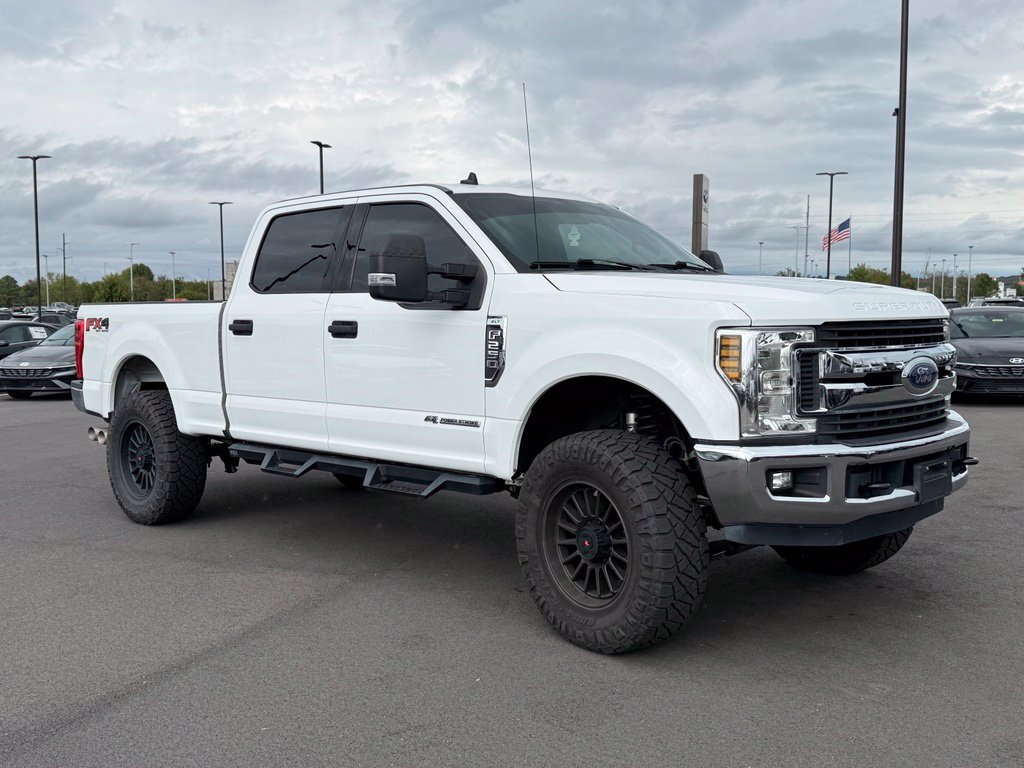 Used 2019 Ford F250 XLT w/ XLT Value Package AWD/4WD image 3