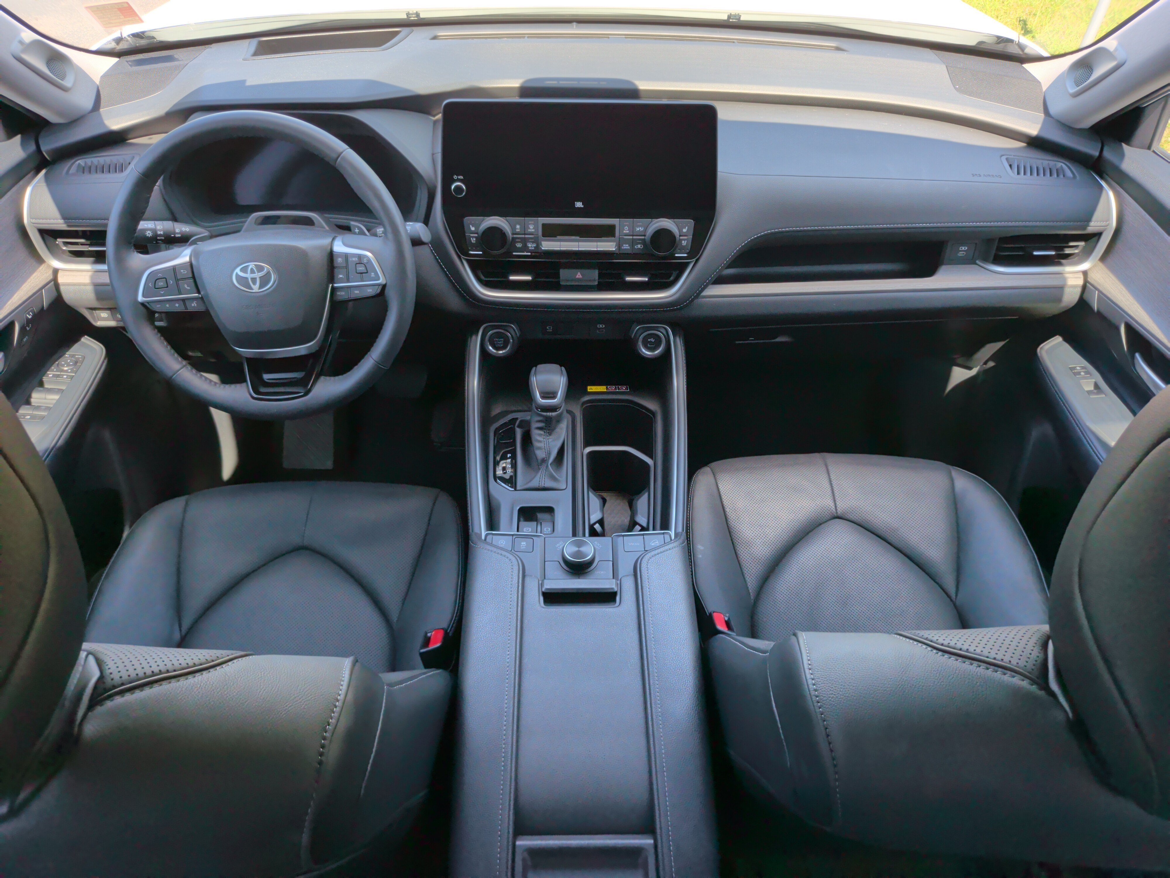 Used 2025 Toyota Grand Highlander AWD image 31