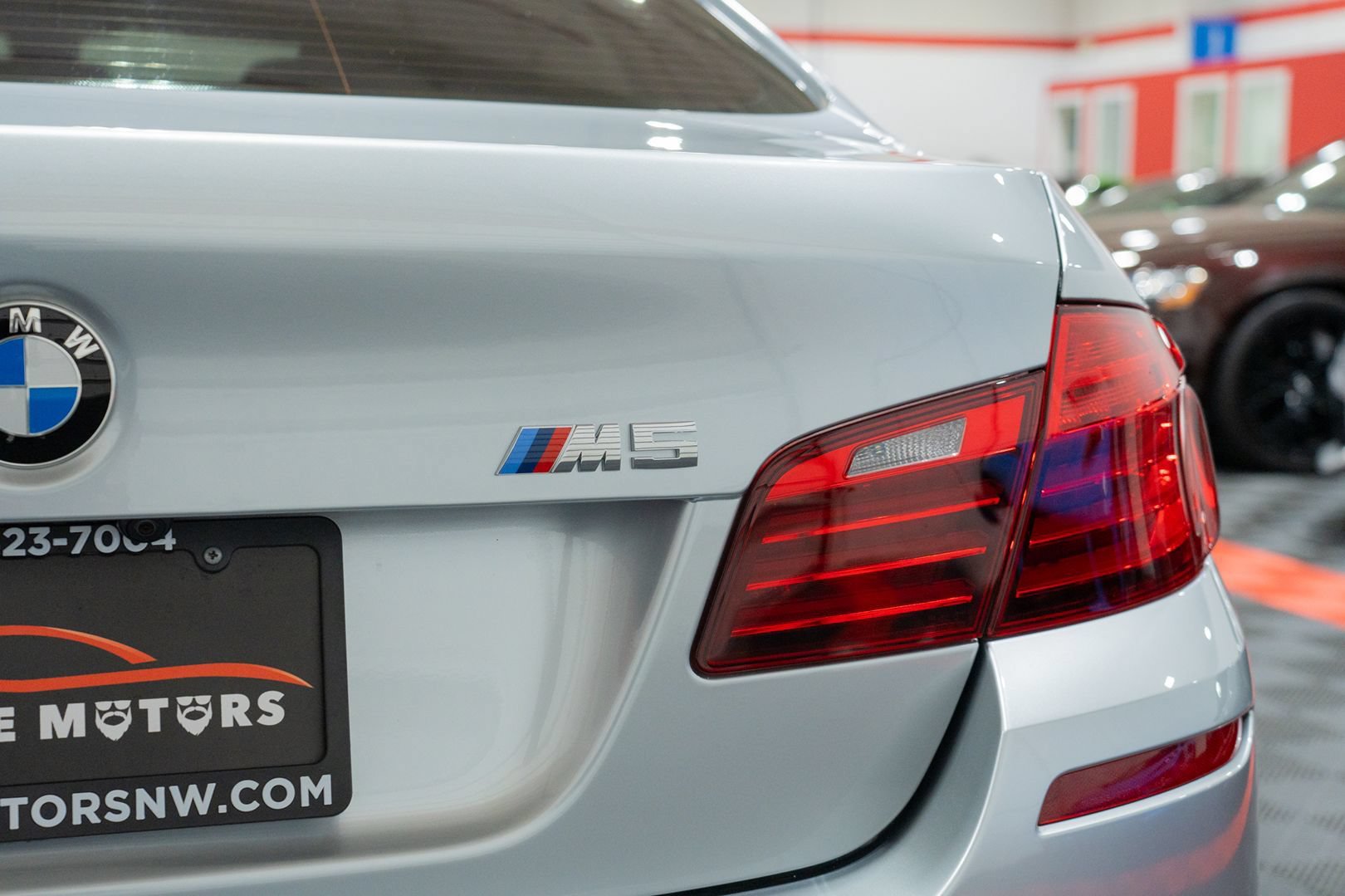 Used 2016 BMW M5 RWD image 9