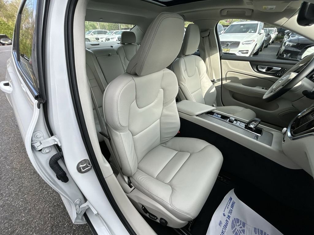 Certified 2025 Volvo S60 B5 Plus FWD image 25