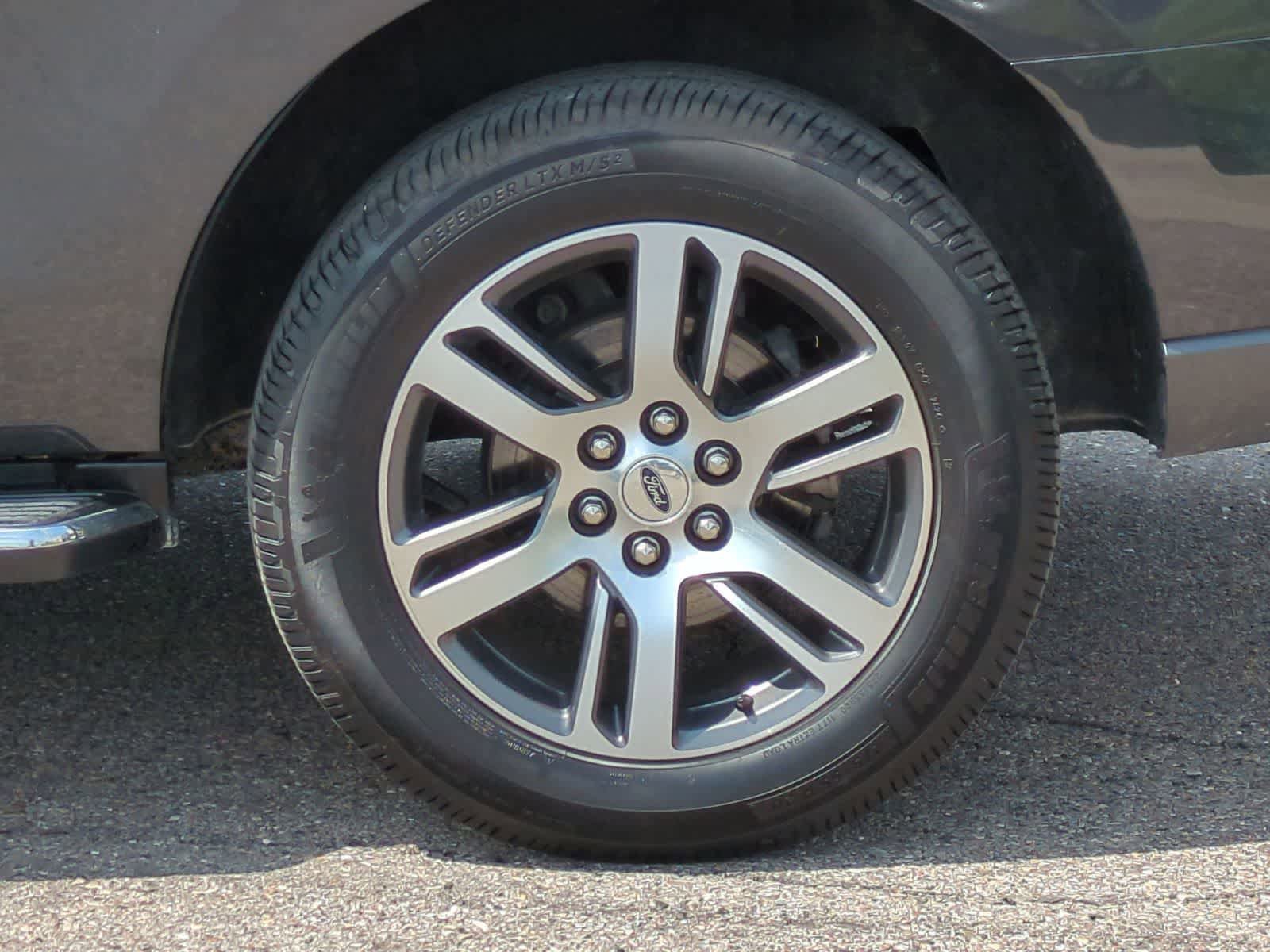 Used 2022 Ford Expedition Limited AWD/4WD image 14