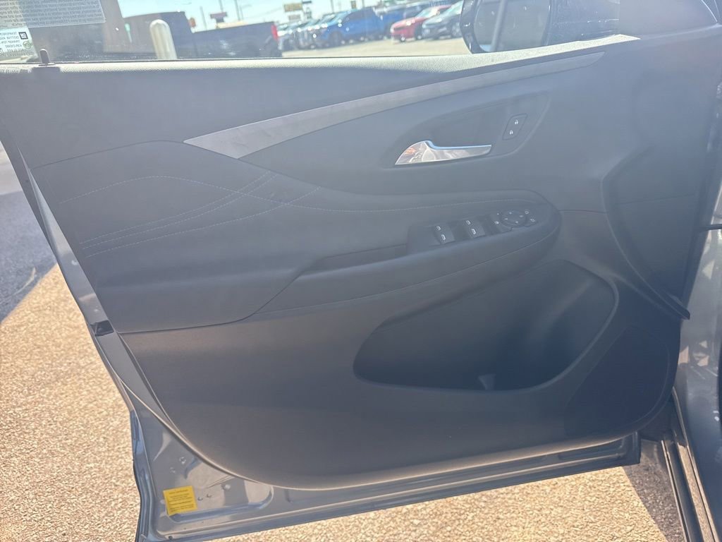 Used 2025 Buick Envista Sport Touring w/ Convenience I Package FWD image 13