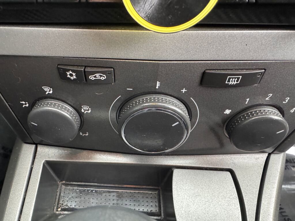 Used 2008 Saturn Astra XE image 29