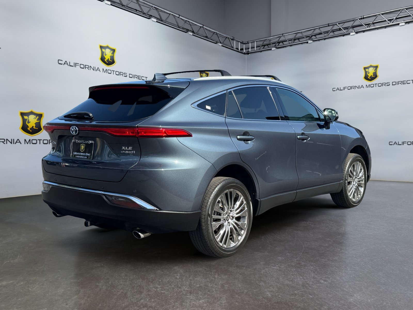 Used 2022 Toyota Venza XLE AWD/4WD image 5