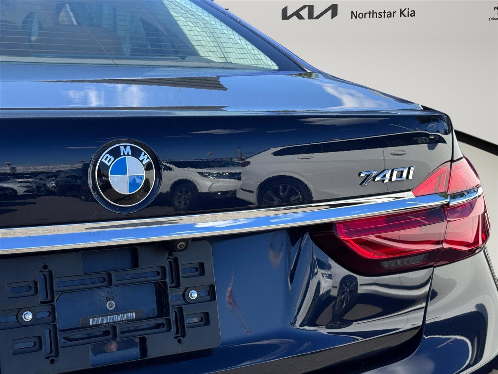 Used 2019 BMW 740i xDrive w/ Executive Package image 26