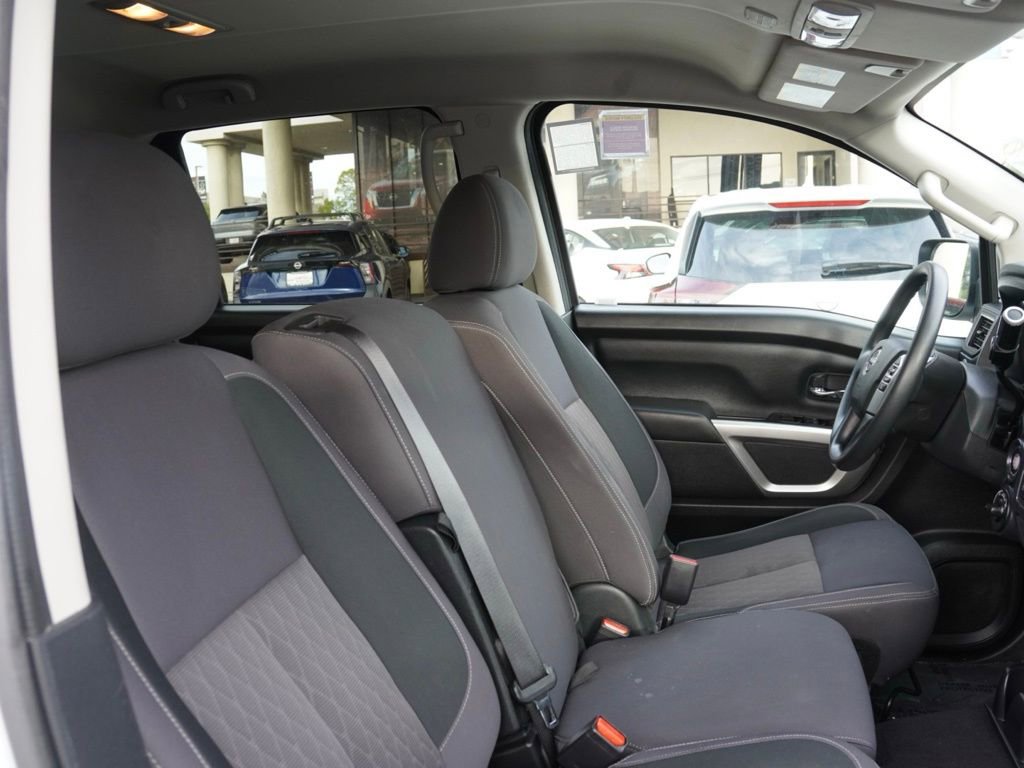 Certified 2023 Nissan Titan SV image 15