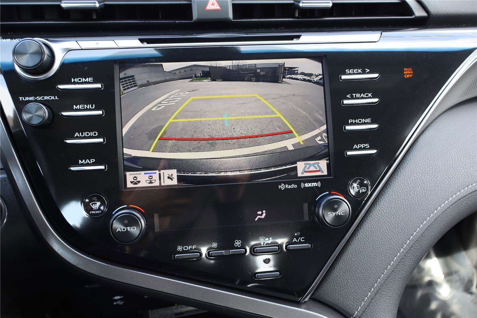 Used 2019 Toyota Camry XSE image 20