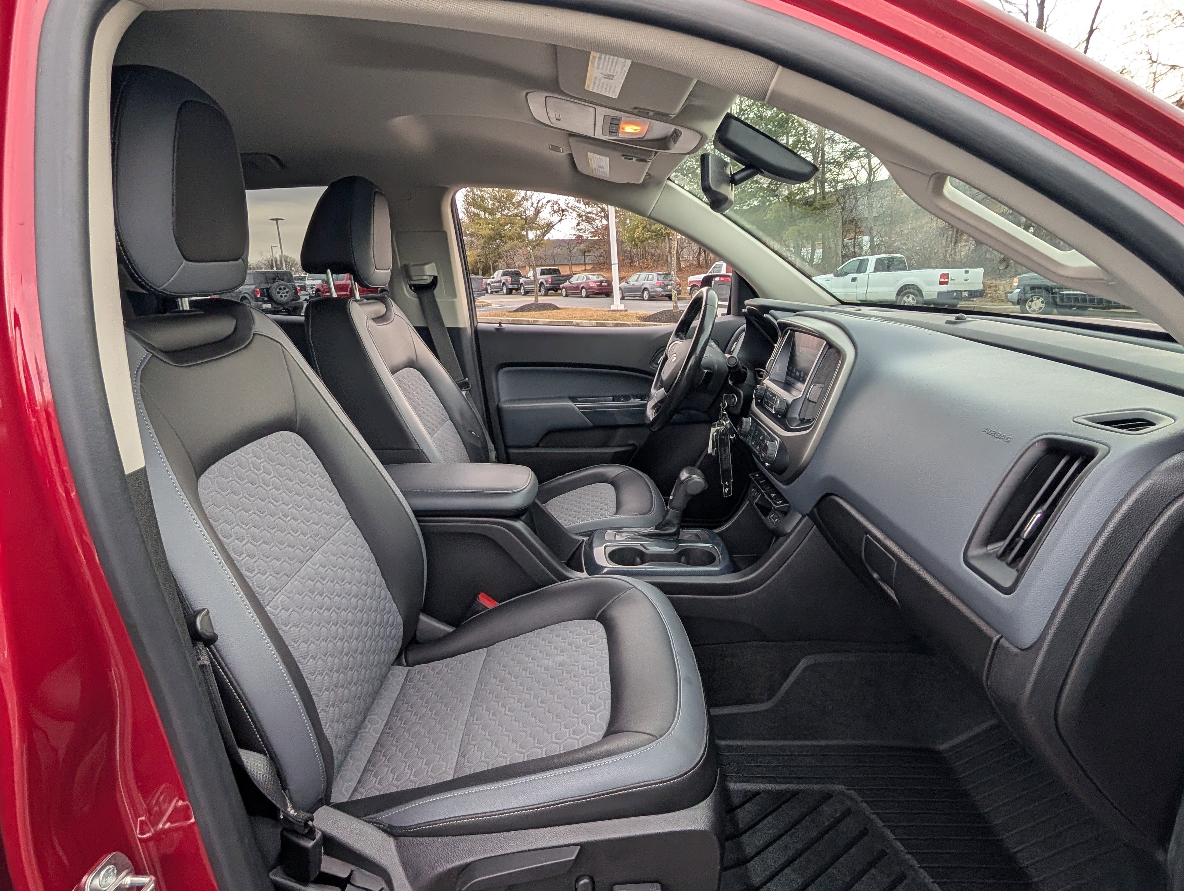 Used 2017 Chevrolet Colorado Z71 image 9