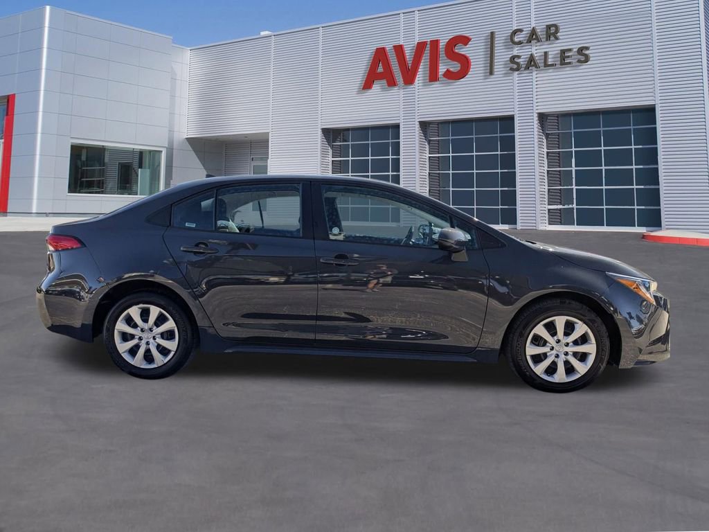 Used 2025 Toyota Corolla LE image 6