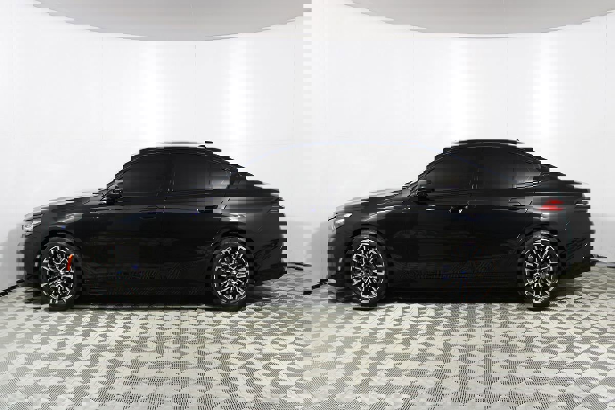 Used 2024 BMW 530i w/ M Sport Package image 40