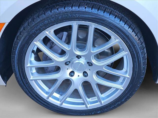 Used 2013 Cadillac XTS Premium image 23