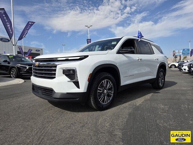 Used 2025 Chevrolet Traverse LT AWD/4WD image 3