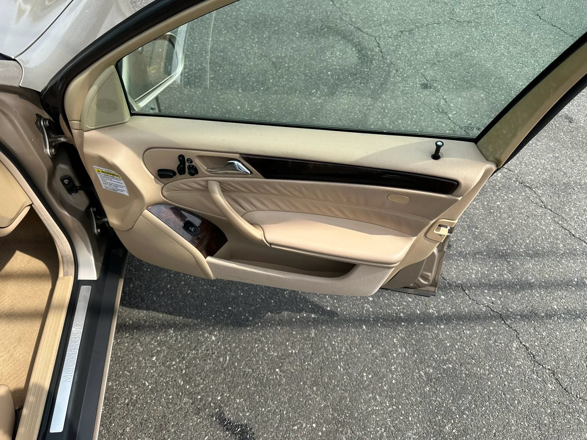 Used 2001 Mercedes-Benz C 320 Sedan image 32