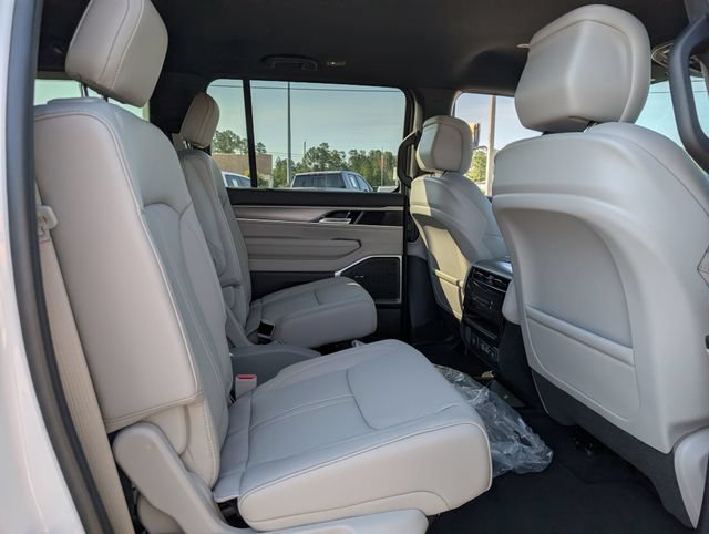 New 2026 Jeep Grand Wagoneer L 2WD image 30