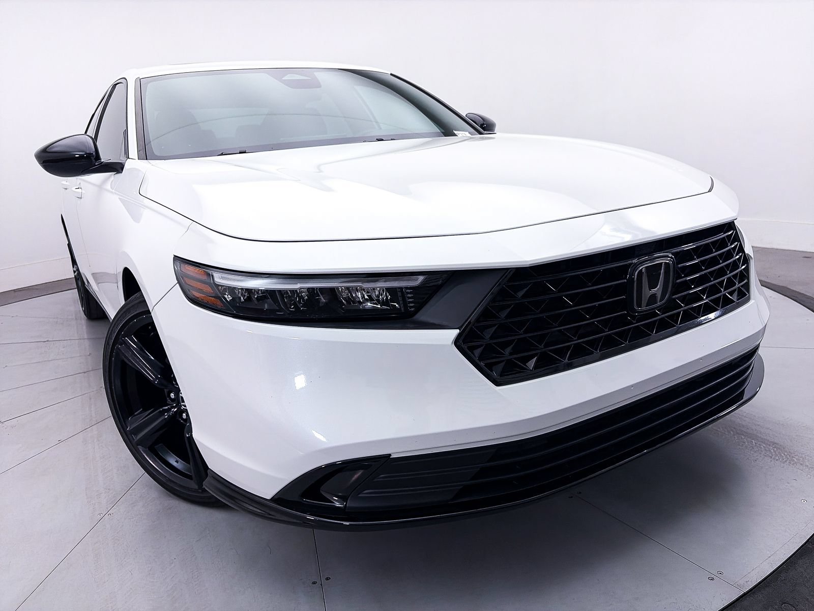 Used 2023 Honda Accord Sport image 8