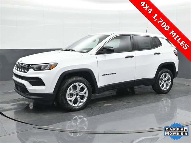 Used 2025 Jeep Compass Sport image 8