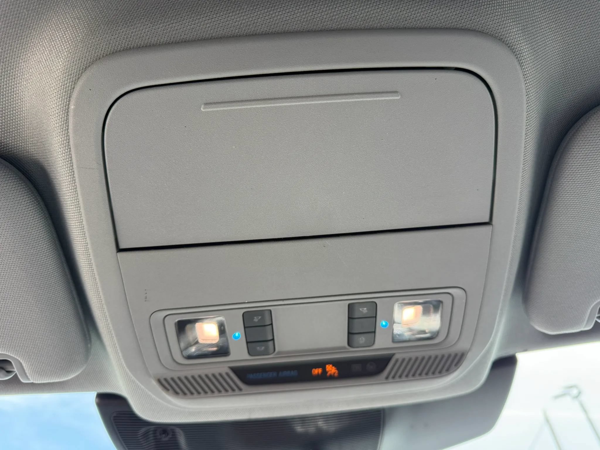 Used 2022 Ford Explorer XLT w/ Equipment Group 202A AWD/4WD image 31
