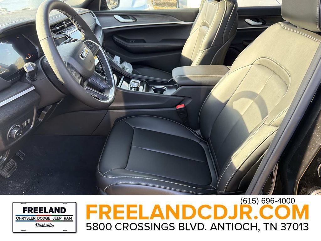 New 2025 Jeep Grand Cherokee L Limited w/ MOPAR Finishing Package AWD/4WD image 22