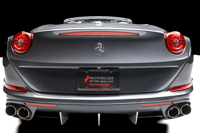 Used 2016 Ferrari California T image 24