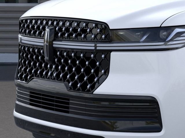 New 2025 Lincoln Navigator L Black Label AWD/4WD image 17