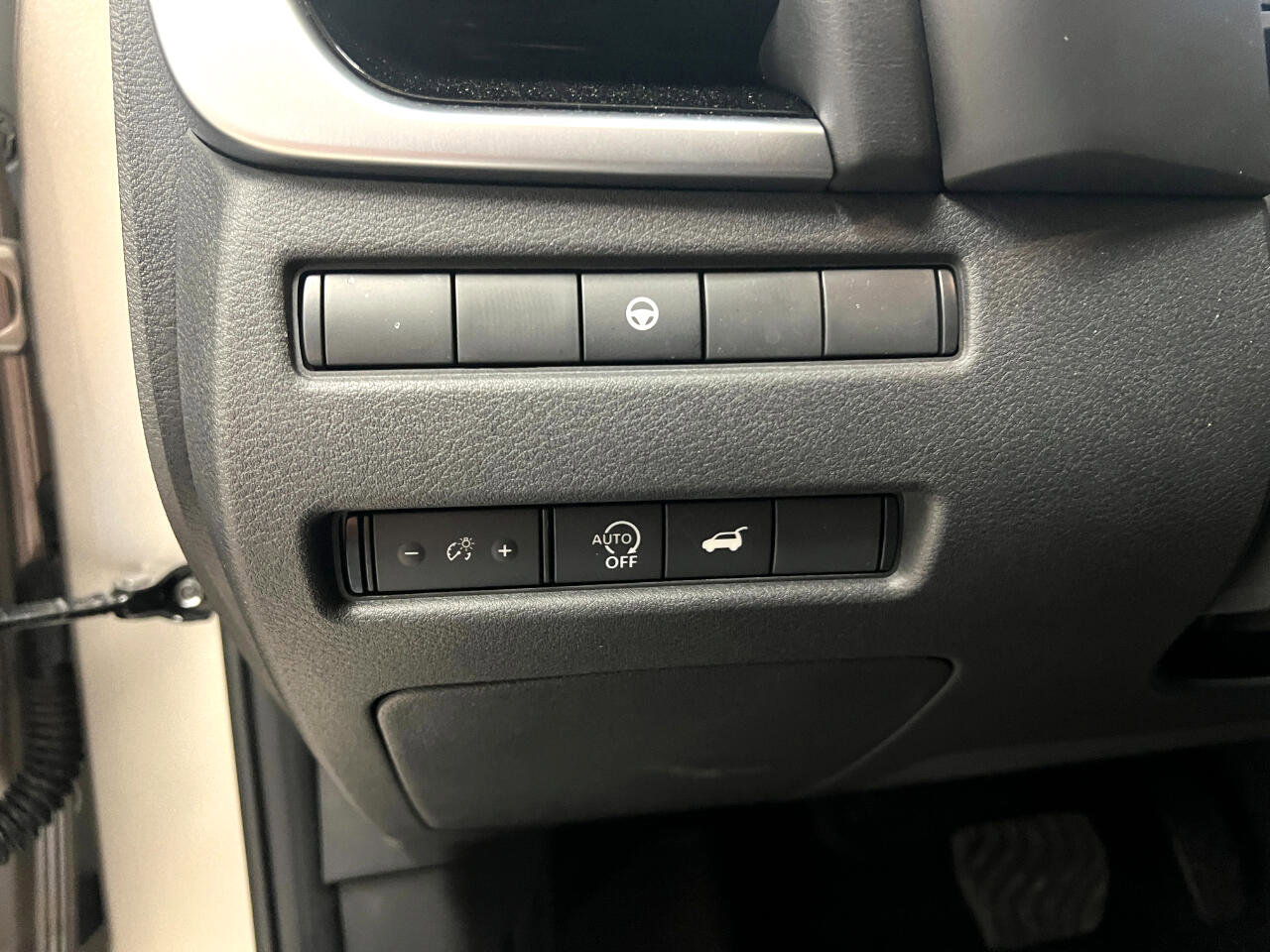 Used 2024 Nissan Rogue SL w/ SL Premium Package image 26
