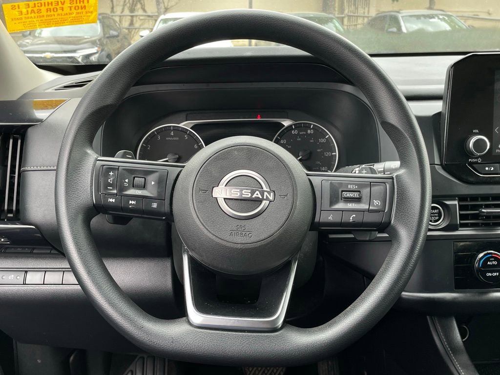 Used 2024 Nissan Pathfinder S image 16