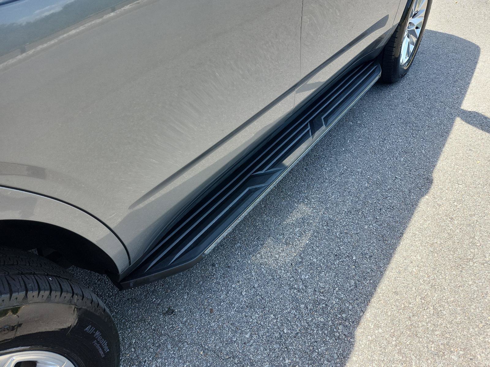 Used 2024 Chevrolet Tahoe Premier AWD/4WD image 7