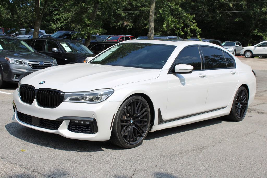 Used 2018 BMW 750i image 3