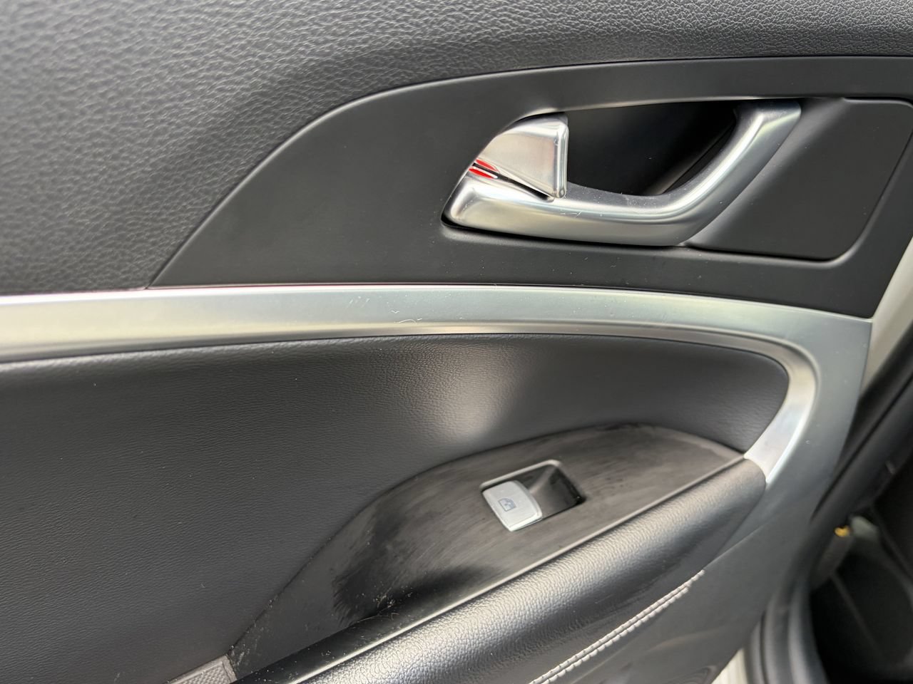 Used 2026 Genesis G70 2.5T RWD image 17